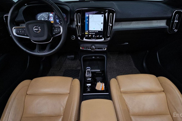 2021 Volvo XC40 с пробегом 63 493 км