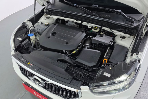 2020 Volvo XC40 с пробегом 46 820 км