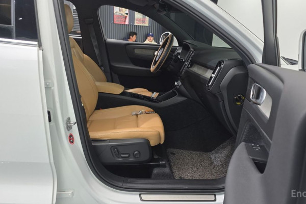 2021 Volvo XC40 с пробегом 101 561 км