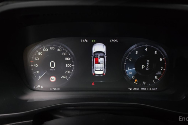 2020 Volvo XC40 с пробегом 77 755 км