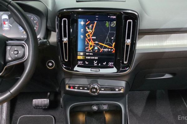 2020 Volvo XC40 с пробегом 77 755 км