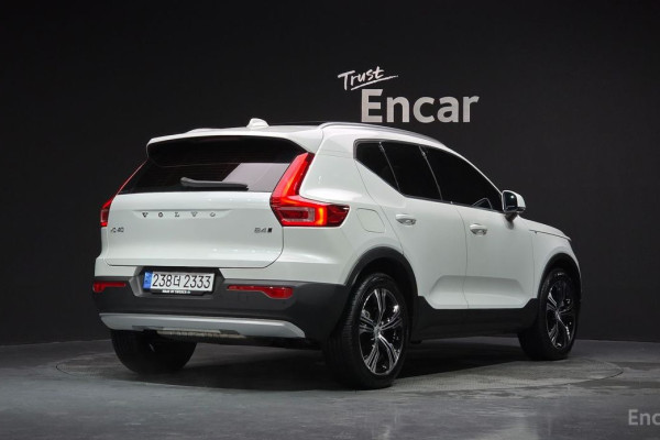 2020 Volvo XC40 с пробегом 34 569 км