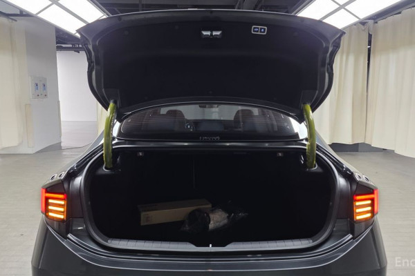 2025 Hyundai Sonata с пробегом 889 км