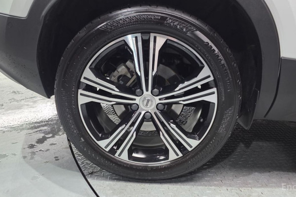 2020 Volvo XC40 с пробегом 34 569 км