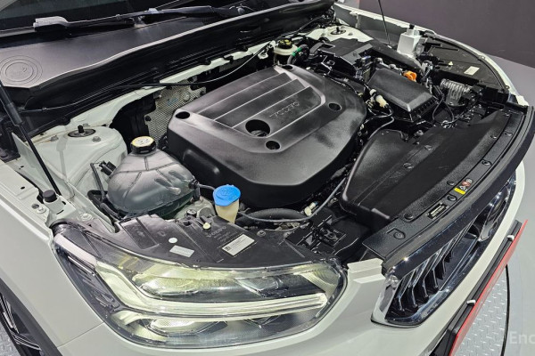 2021 Volvo XC40 с пробегом 84 330 км