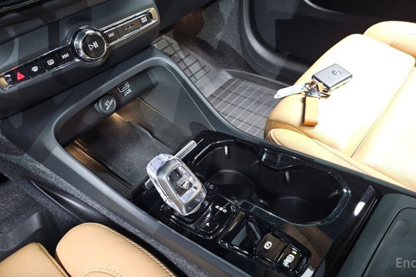 2021 Volvo XC40 с пробегом 84 330 км