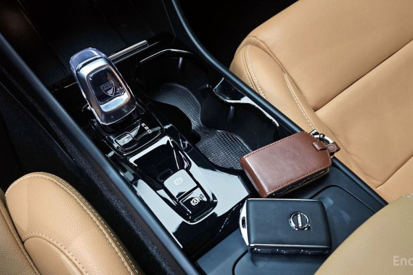 2020 Volvo XC40 с пробегом 37 210 км