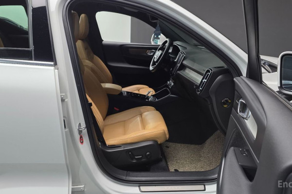 2020 Volvo XC40 с пробегом 34 569 км