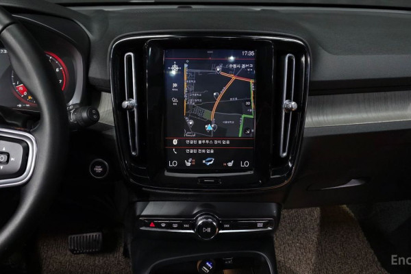 2020 Volvo XC40 с пробегом 34 569 км