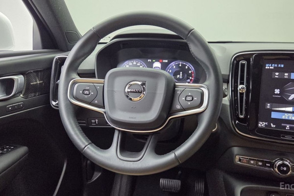 2020 Volvo XC40 с пробегом 58 656 км