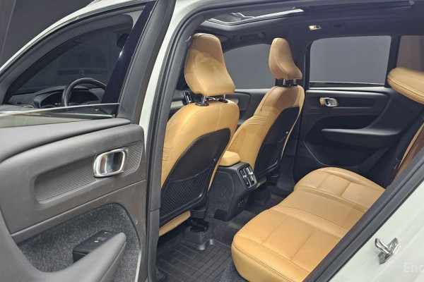 2021 Volvo XC40 с пробегом 84 330 км