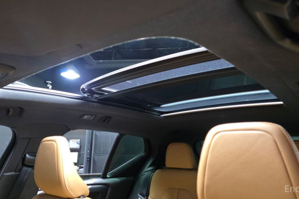 2020 Volvo XC40 с пробегом 34 569 км