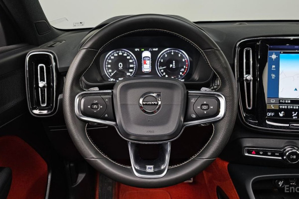 2020 Volvo XC40 с пробегом 68 428 км