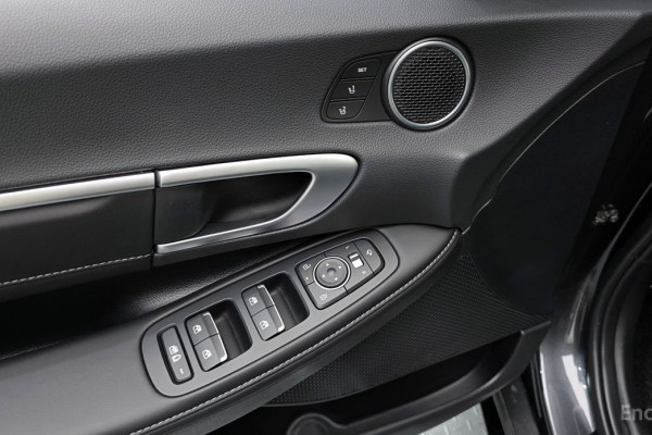 2024 Hyundai Sonata с пробегом 9 378 км