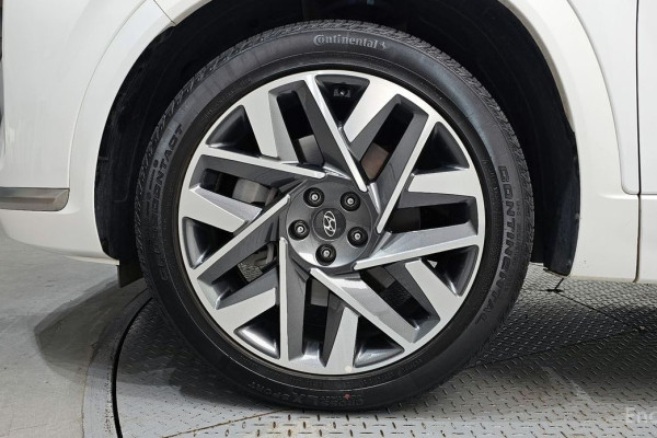 2023 Hyundai Santa Fe с пробегом 18 417 км