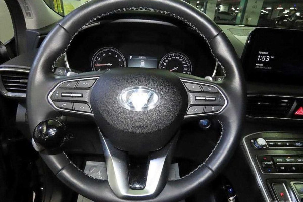 2023 Hyundai Santa Fe с пробегом 12 037 км