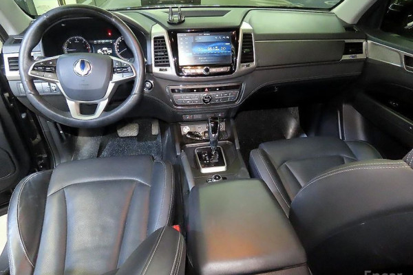 2023 Hyundai Santa Fe с пробегом 12 037 км