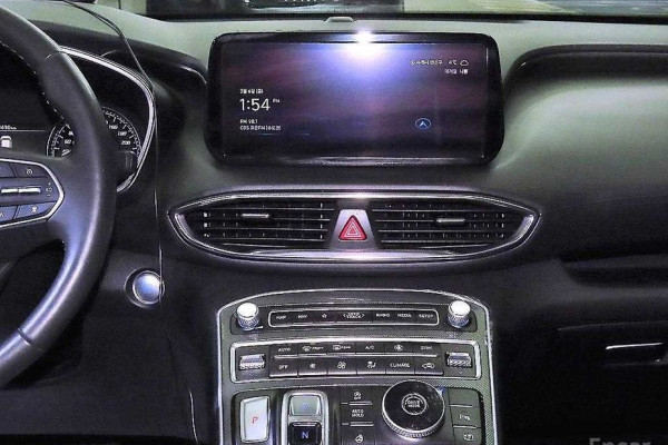 2023 Hyundai Santa Fe с пробегом 12 037 км