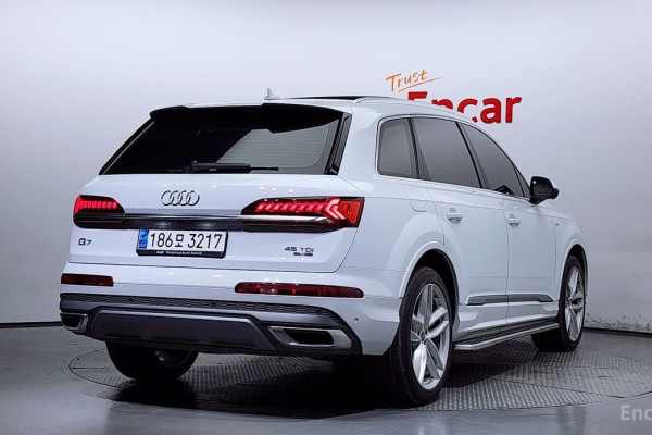 2023 Audi Q7 с пробегом 31 630 км