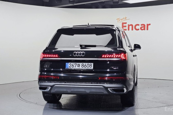 2022 Audi Q7 с пробегом 5 237 км