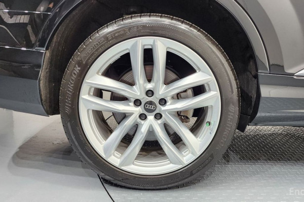 2023 Audi Q7 с пробегом 30 543 км