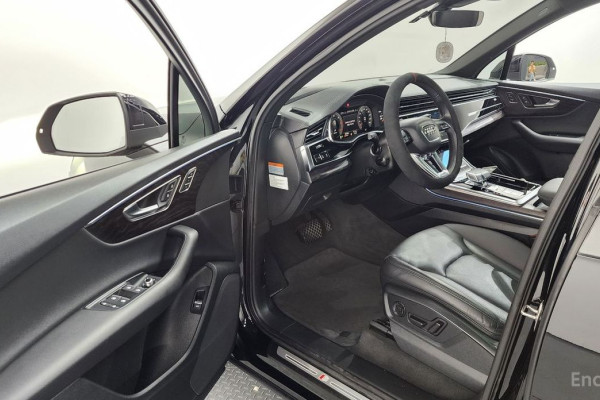 2023 Audi Q7 с пробегом 30 543 км