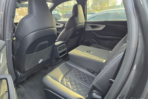 2023 Audi Q7 с пробегом 10 989 км