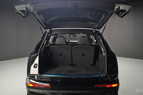 2023 Audi Q7 с пробегом 34 978 км