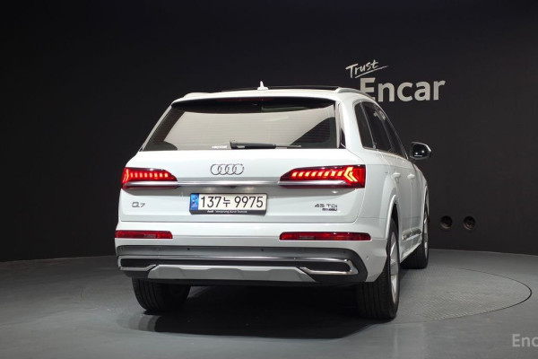 2022 Audi Q7 с пробегом 117 487 км