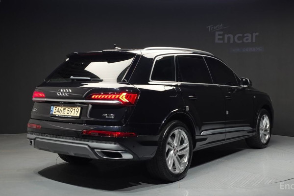 2021 Audi Q7 с пробегом 103 635 км