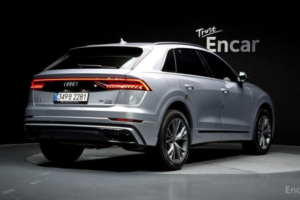 2022 Audi Q8 с пробегом 96 026 км