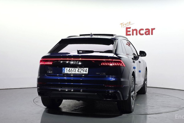 2022 Audi Q8 с пробегом 50 906 км