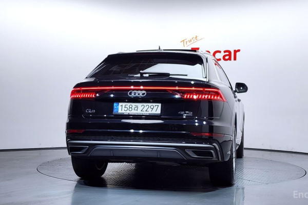 2021 Audi Q8 с пробегом 69 261 км