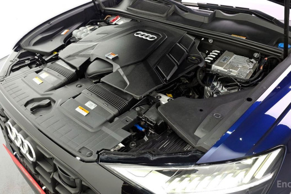 2022 Audi Q8 с пробегом 50 906 км