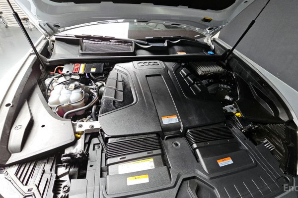 2020 Audi Q8 с пробегом 58 320 км