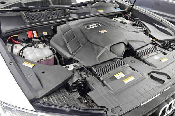 2022 Audi Q8 с пробегом 62 571 км