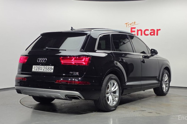 2019 Audi Q7 с пробегом 54 000 км