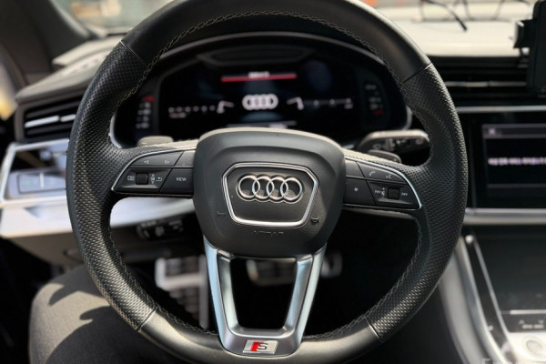 2021 Audi Q8 с пробегом 64 500 км