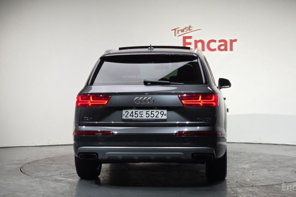 2019 Audi Q7 с пробегом 68 931 км