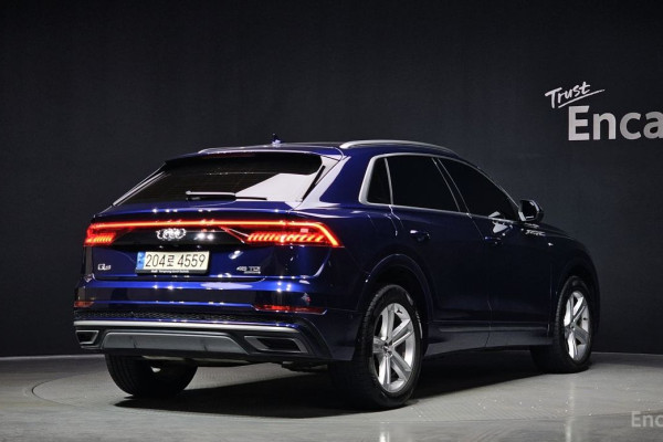 2021 Audi Q8 с пробегом 65 957 км