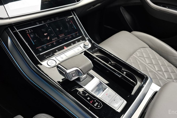 2020 Audi Q8 с пробегом 58 320 км