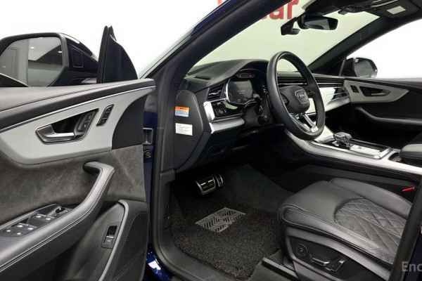 2022 Audi Q8 с пробегом 50 906 км