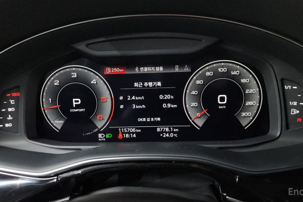 2020 Audi Q8 с пробегом 115 706 км