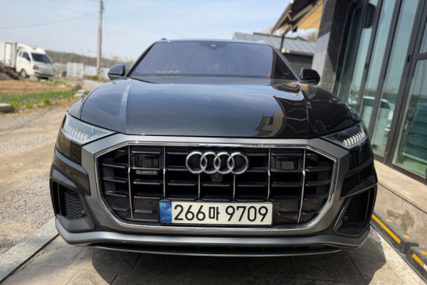 2021 Audi Q8 с пробегом 64 500 км