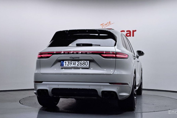 2023 Porsche Cayenne с пробегом 25 388 км