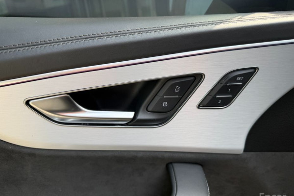 2021 Audi Q8 с пробегом 64 500 км