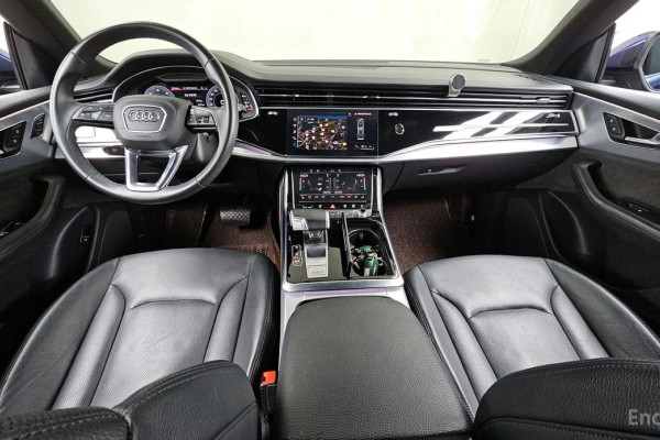 2021 Audi Q8 с пробегом 65 957 км