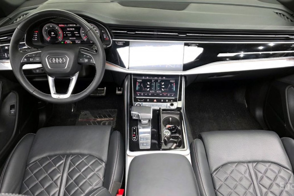 2021 Audi Q8 с пробегом 40 049 км