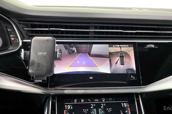 2022 Audi Q8 с пробегом 50 906 км