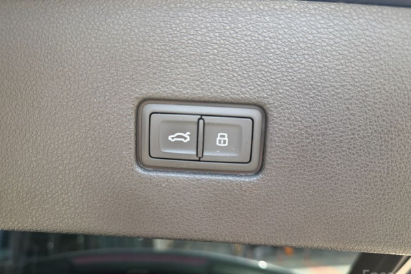 2021 Audi Q8 с пробегом 64 500 км